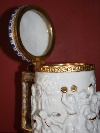 Tankard di porcellana e metallo dorato, Ginori, Italia, fine del XIX-inizi del XX secolo. - Foto 03