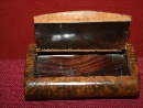 Piccolo bauletto impiallaciato in tartaruga ed una scatola porta tabacco da fiuto, Regno Unito, 1830 circa. - Foto 07