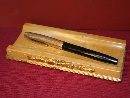 Porta-penne in marmo giallo antico di Sicilia e bronzo dorato, seconda met del XIX secolo. - Foto 01